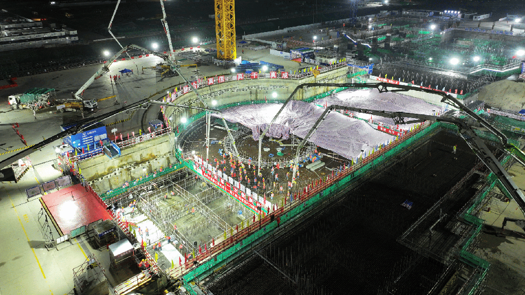 刷新紀(jì)錄,！徐工泵車高效助建在粵首個沿海核電項目,！